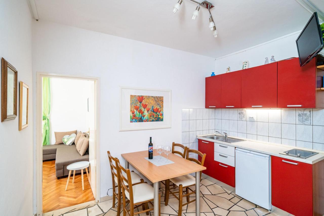 Nikolina Appartement