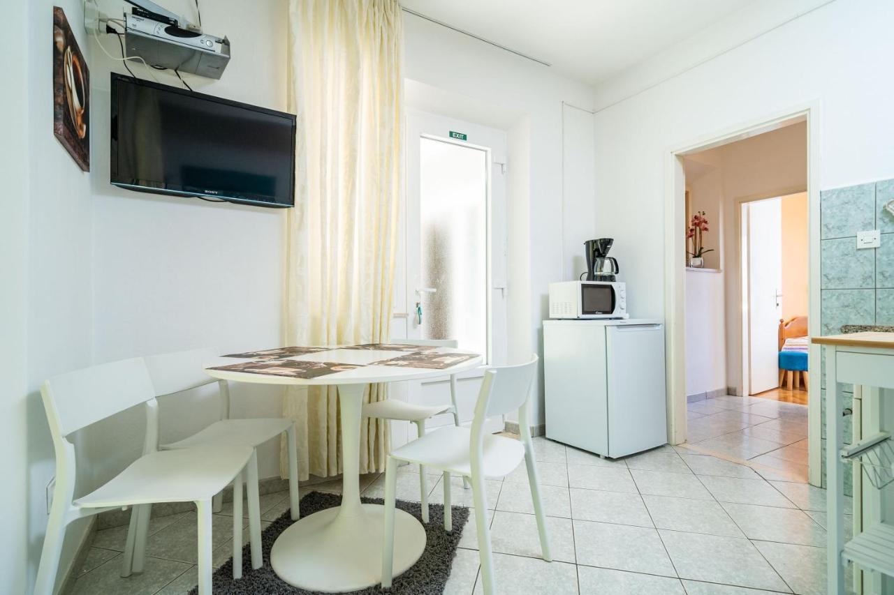 Nikolina Apartment