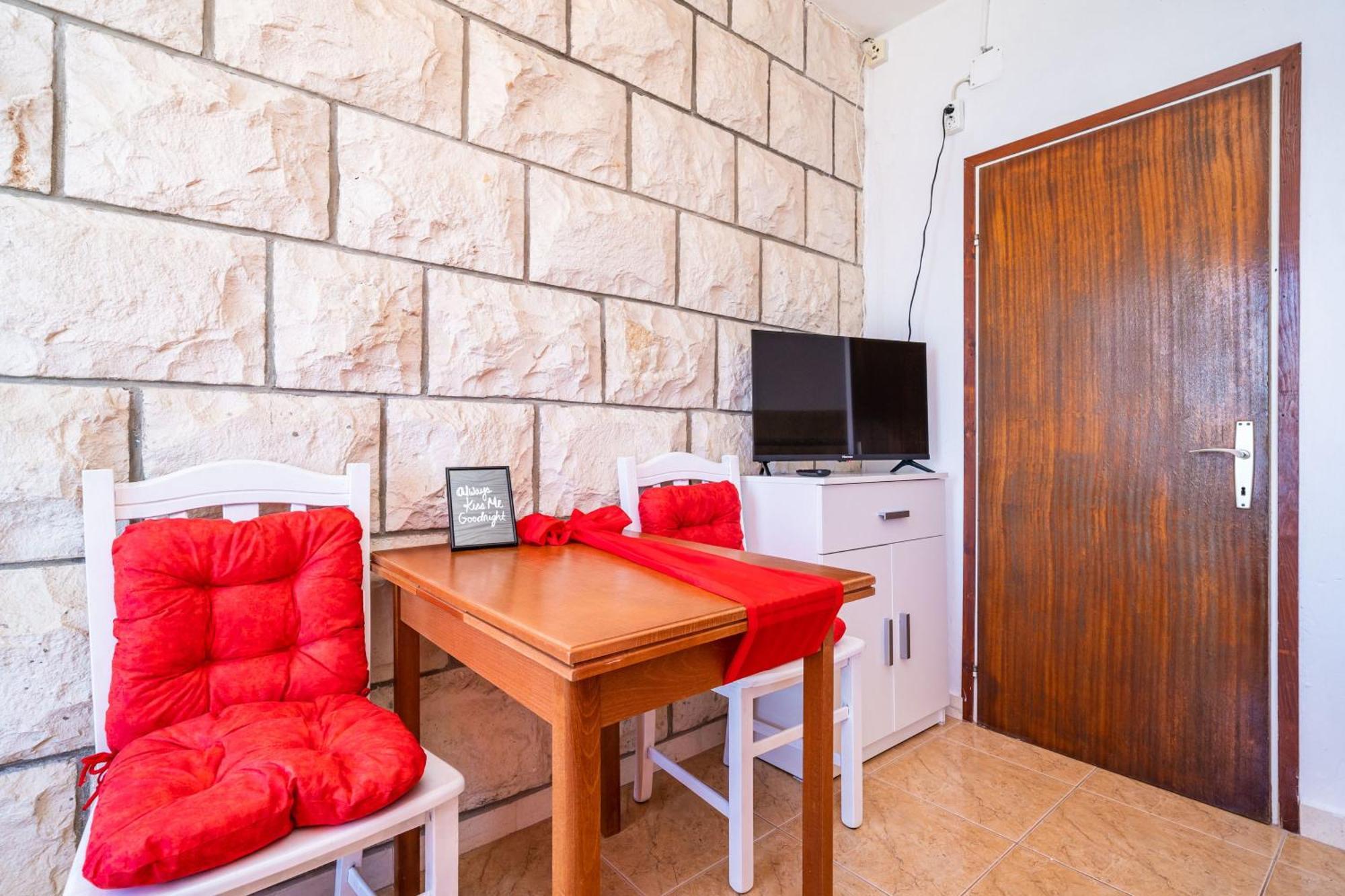 Nikolina Apartment Lumbarda